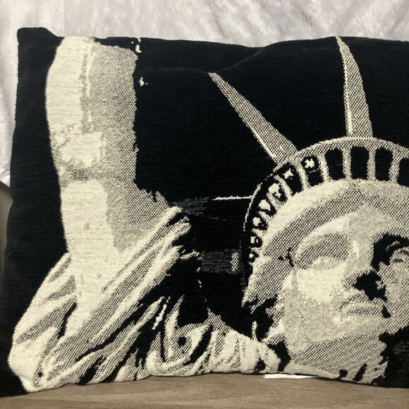 2012 Calderia USA Statue of Liberty New York 23” Pillow Very Nice - Picture 2 of 9